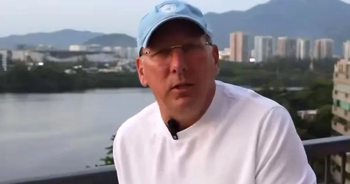 Advogados deixam defesa de John Textor em disputa na Justiça pelo controle do Botafogo