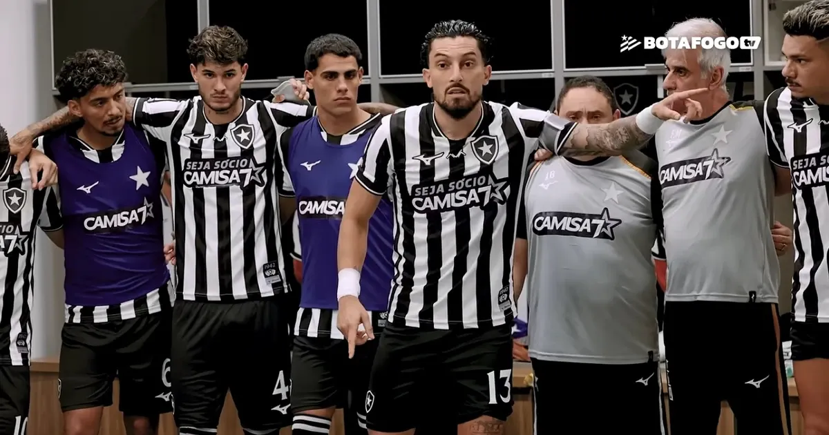 Alex Telles contagia elenco do Botafogo antes de vitória sobre Chapecoense: ‘Quantas pessoas ganham quando a gente ganha?’