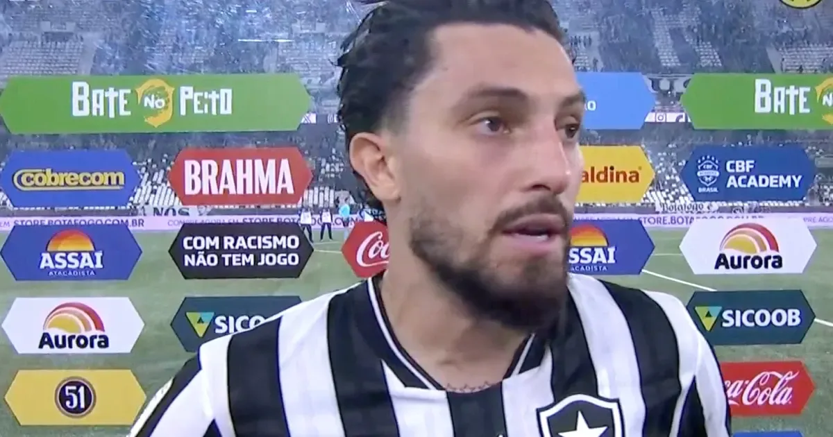 Alex Telles lamenta gols sofridos pelo Botafogo em contra-ataque: ‘Responsabilidade é toda nossa, dos atletas’