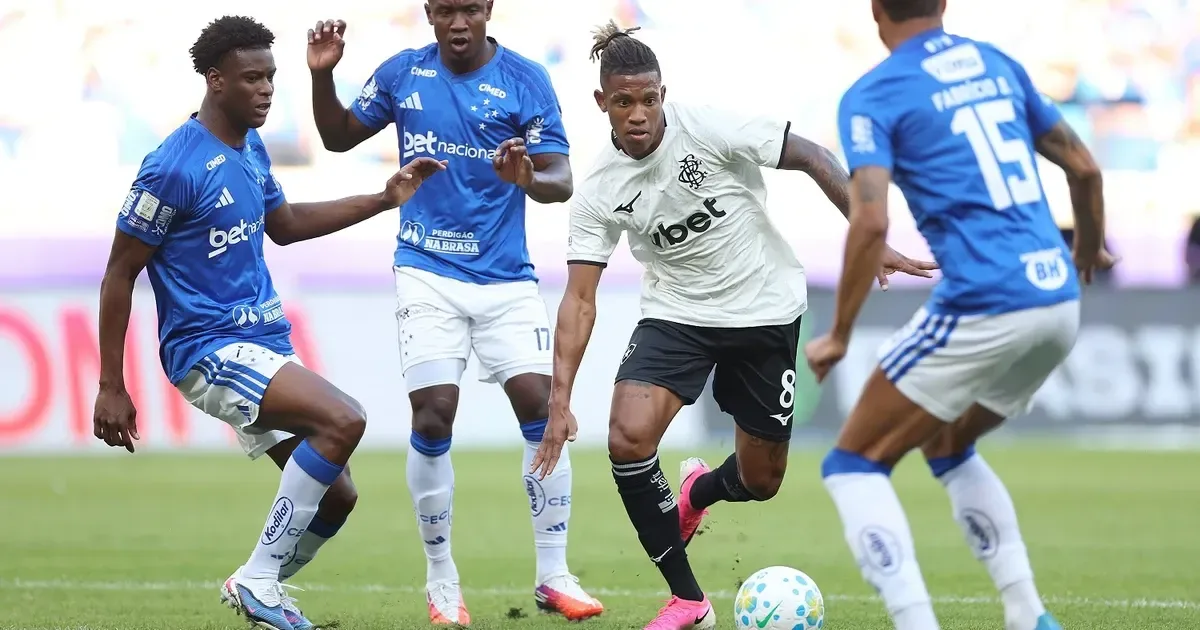 Blog: Atalanta deve formalizar proposta por Danilo até esta quarta, mas por valores abaixo do que o Botafogo pede