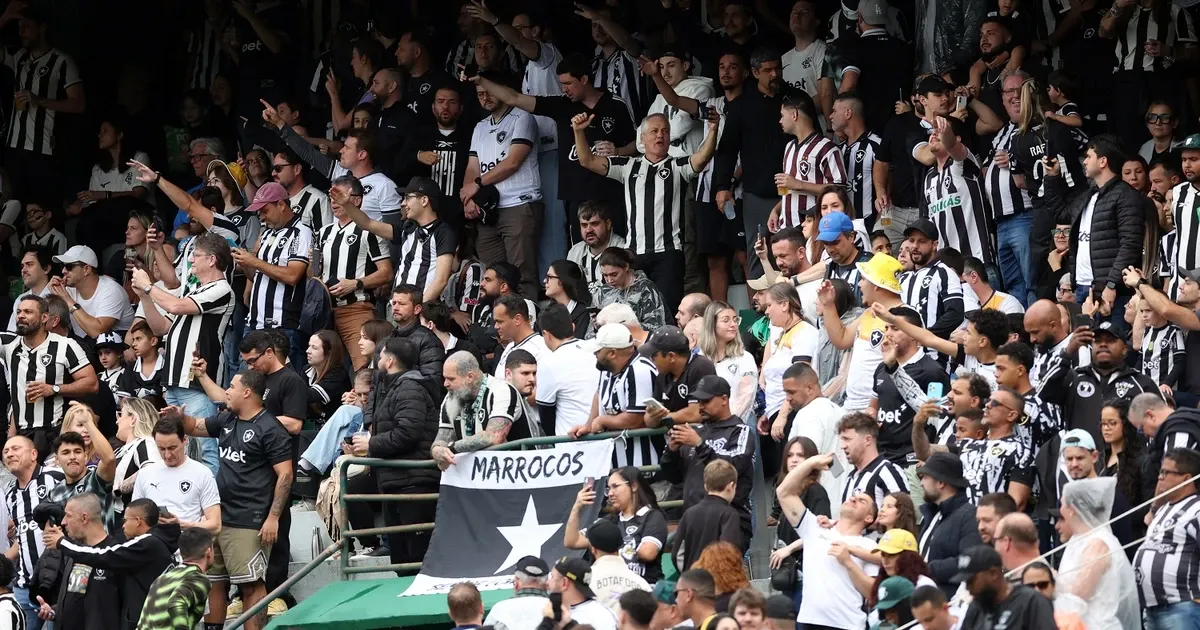 Auxiliar destaca torcida do Botafogo em jogo com Coritiba: ‘Apoiou o tempo inteiro. Time precisou um pouco de carinho, vai dar resposta em campo’