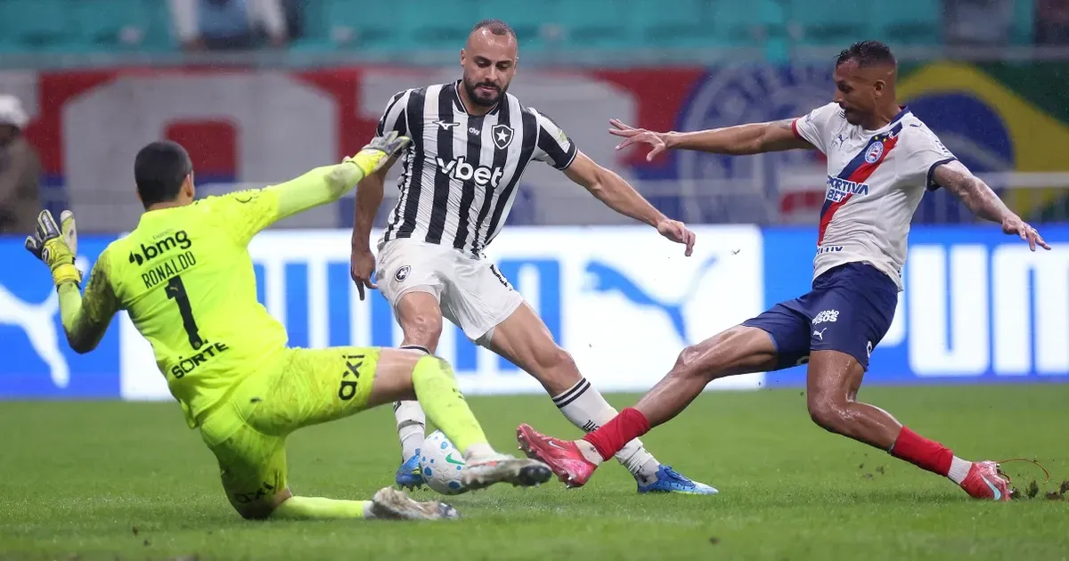 Botafogo sofre com erros bizarros e leva virada do Bahia nos acréscimos na Fonte Nova