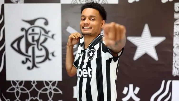 Botafogo anuncia Paulinho como primeira contratação da janela internacional