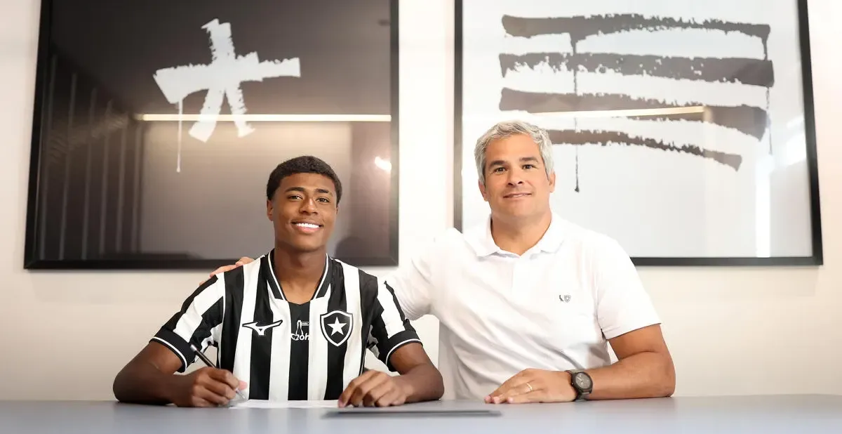 Botafogo assina contrato com Cauã Machado até 2029