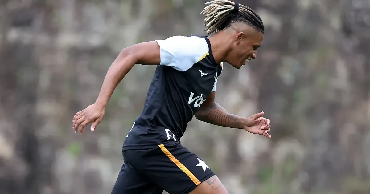 TV: Botafogo só cogita negociar Danilo com Atalanta a partir de € 30 milhões