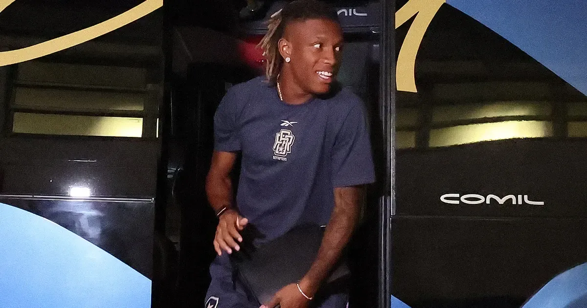 Canal: Botafogo tem conversas avançadas com o Newcastle por Danilo e aguarda proposta oficial