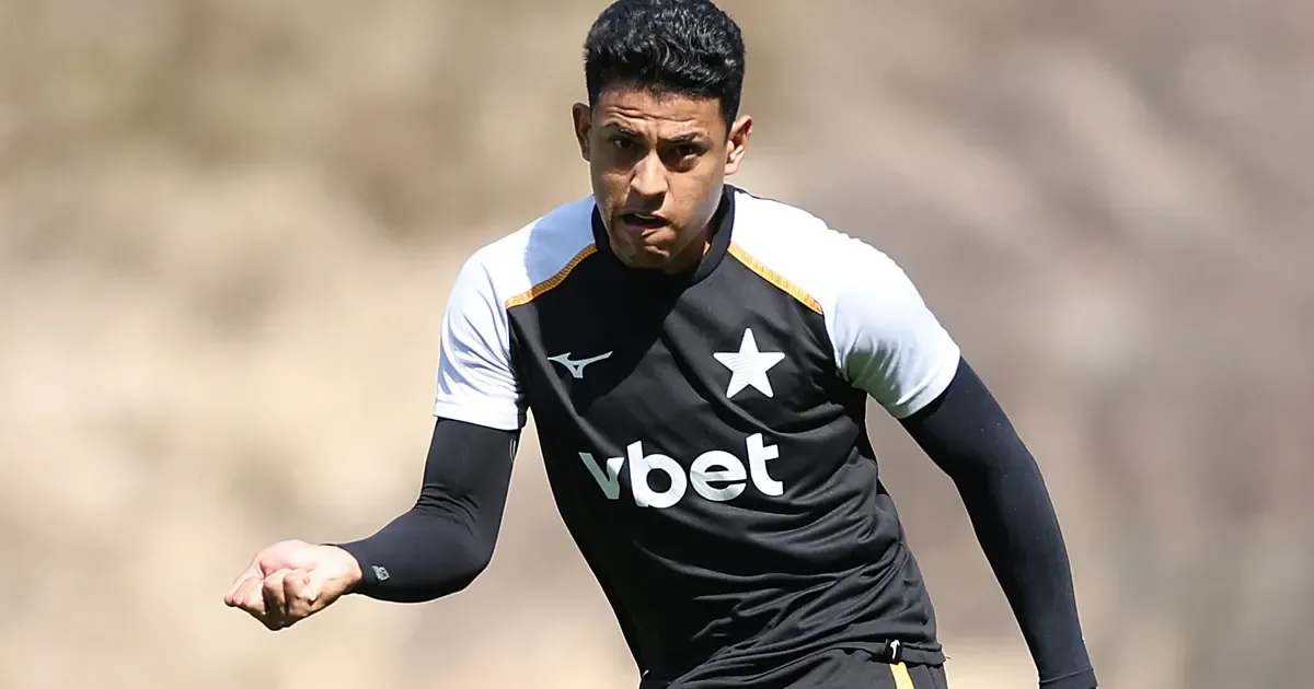 Botafogo encaminha venda de Matheus Martins para Dínamo Moscou por até € 8 milhões