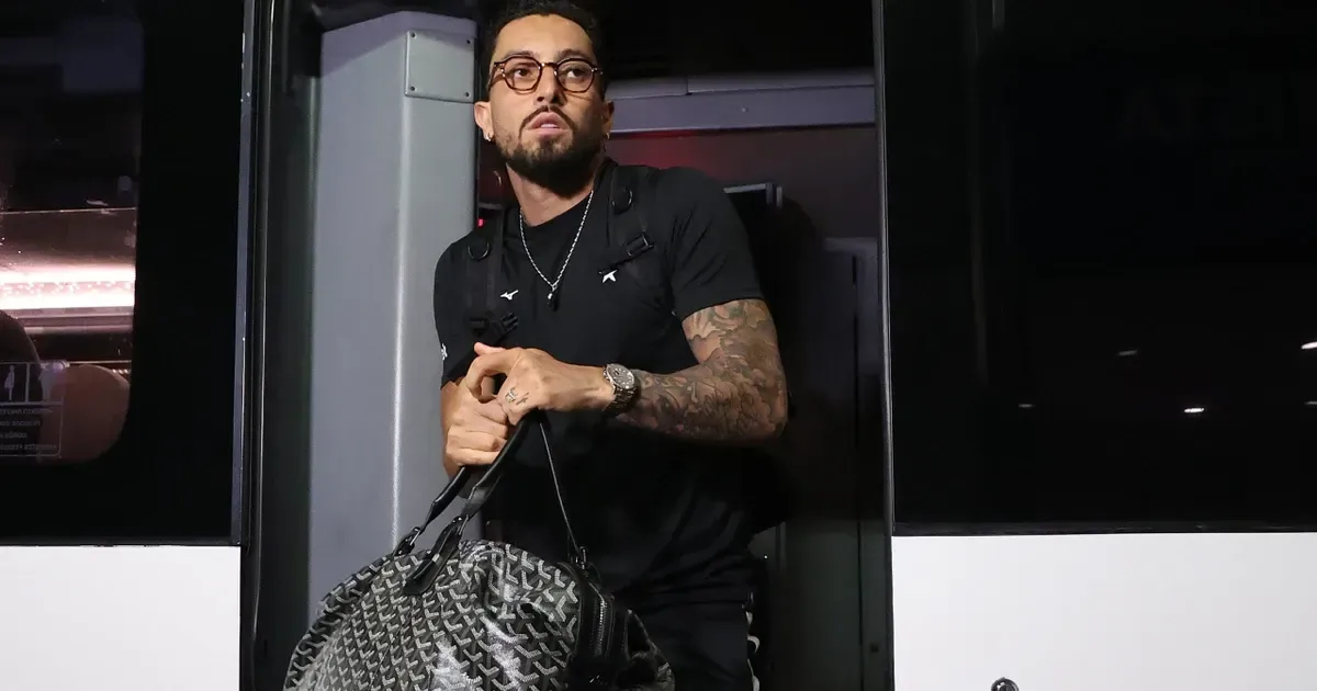 Botafogo ‘já esteve mais pessimista’ por renovação de Alex Telles, diz jornalista