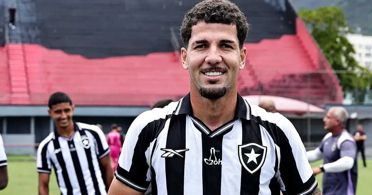 Botafogo libera zagueiro Kauã Branco para o Al Nasr e mantém parte dos direitos