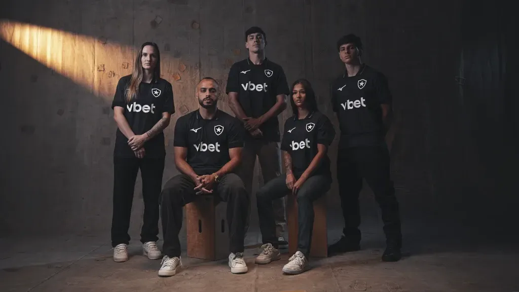 Botafogo e Mizuno lançam nova camisa preta, e estreia será no jogo contra o Vitória