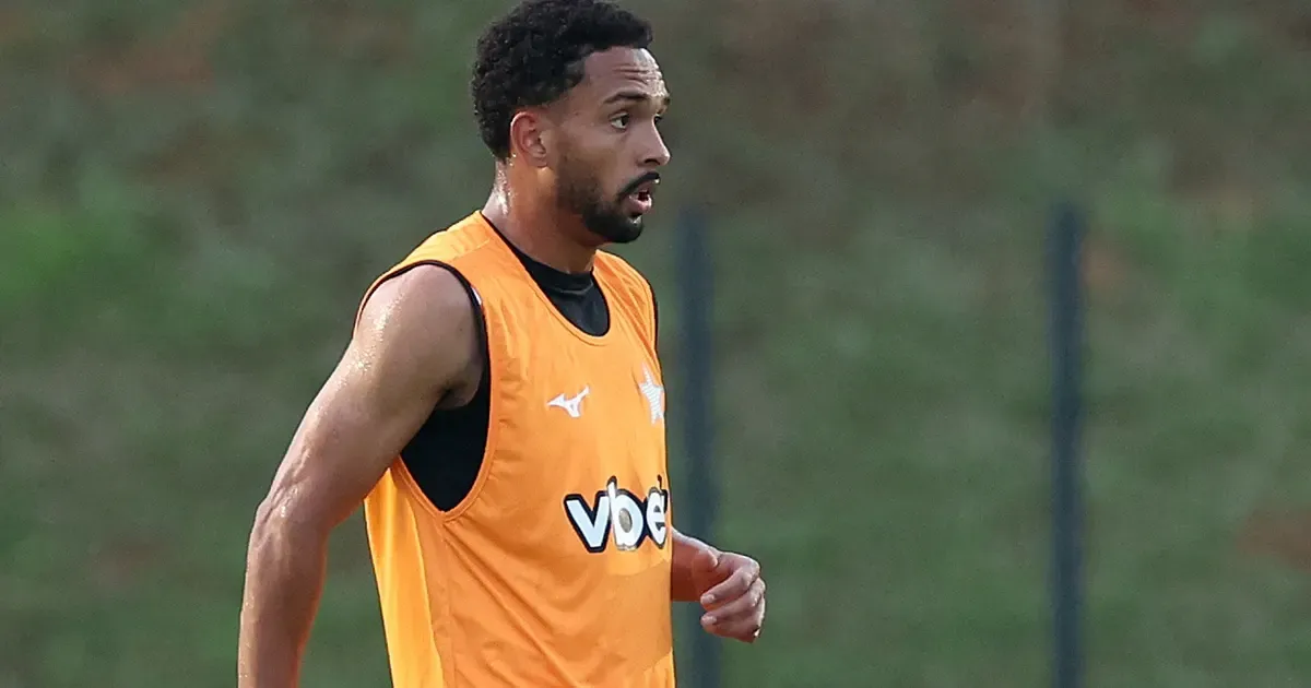 Botafogo pede perdão da dívida por Artur mais € 2 milhões ao Zenit por Vitinho, diz site russo