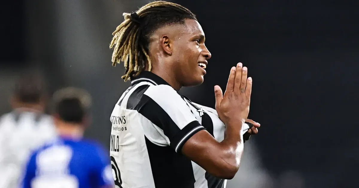 Botafogo negocia venda de Danilo ao Chelsea