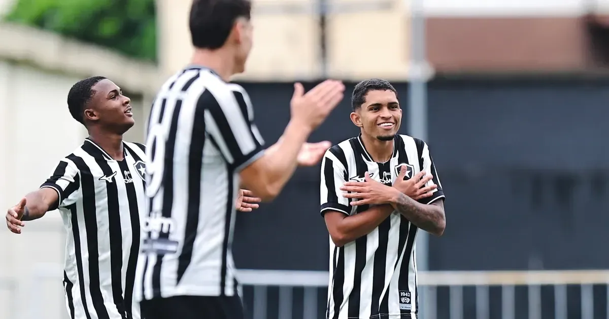 Botafogo reage no Carioca Sub-20 e goleia o Maricá por 4 a 1 no Nilton Santos