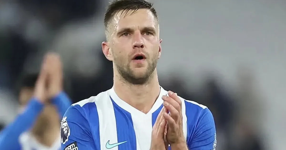 Botafogo tem rejeitada proposta por lateral holandês ex-Brighton