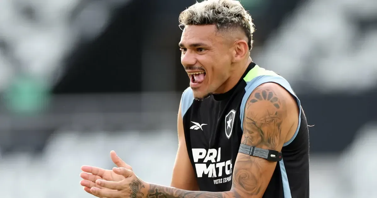 Botafogo tem negociações avançadas por retorno de Tiquinho Soares