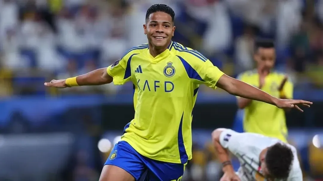 Botafogo volta a tentar Wesley, do Al-Nassr, mas negociação não avança