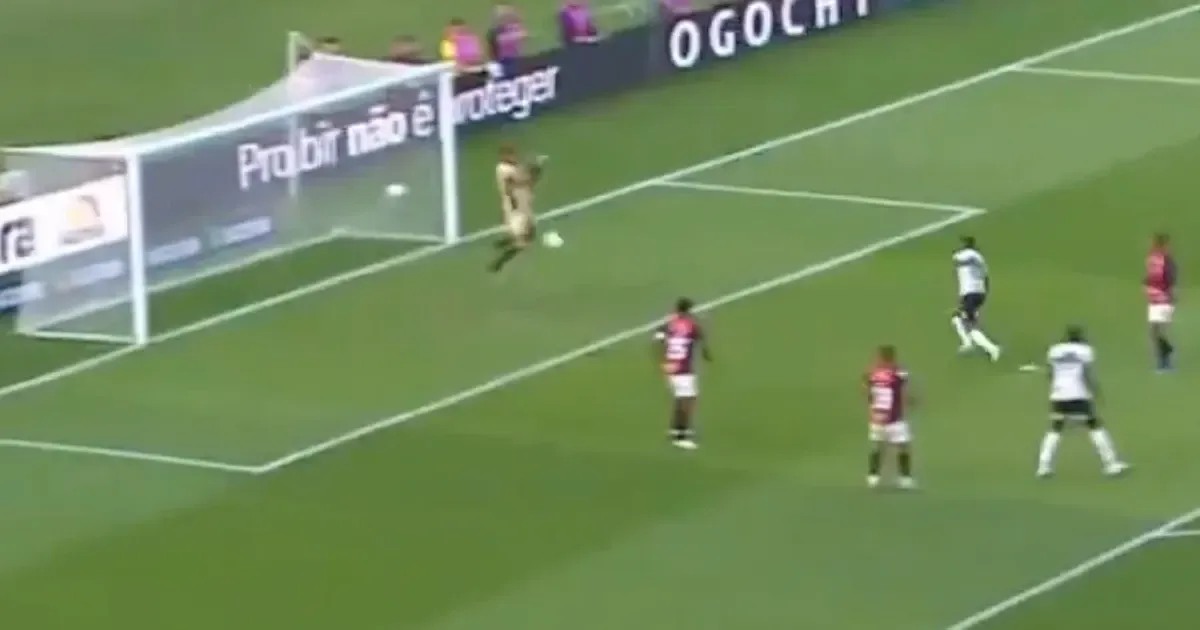 Com falha de Lucas Arcanjo, Coritiba vence Vitória e se afasta do Z-4; Botafogo vira 12º