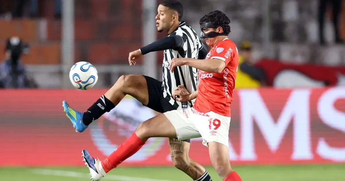Comentarista vê Botafogo ‘defensivamente desastroso’: ‘Com os jogadores que tem, poderia ter evitado esse placar constrangedor’