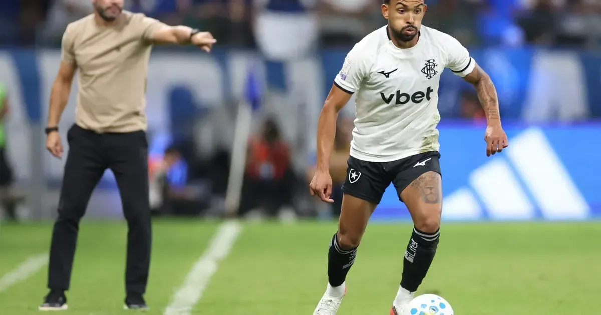 Comentarista enaltece Botafogo: “Tem sido um time corajoso. Está muito melhor que a encomenda”