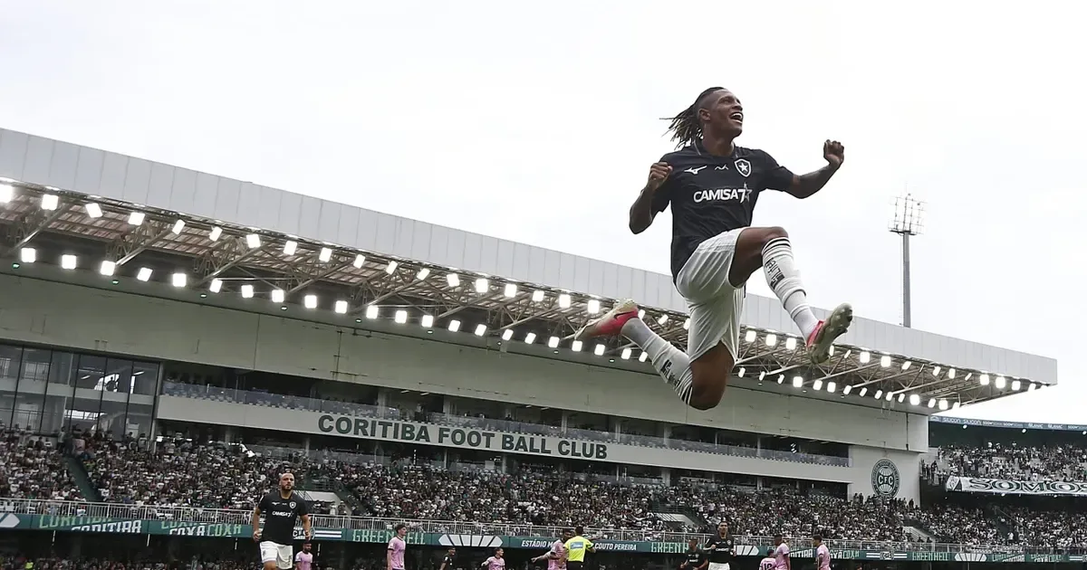 Comentarista ressalta ‘resgate de Danilo mais presente no ataque’ em empate do Botafogo: ‘Talvez passe pela tentativa de usar o Allan’