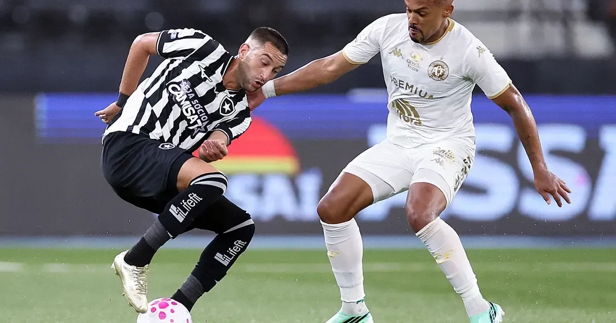 Comentaristas apontam dificuldades do Botafogo contra a Chape e veem fuga do rebaixamento como encaminhada: ‘Tem que fazer muita coisa errada para entrar’