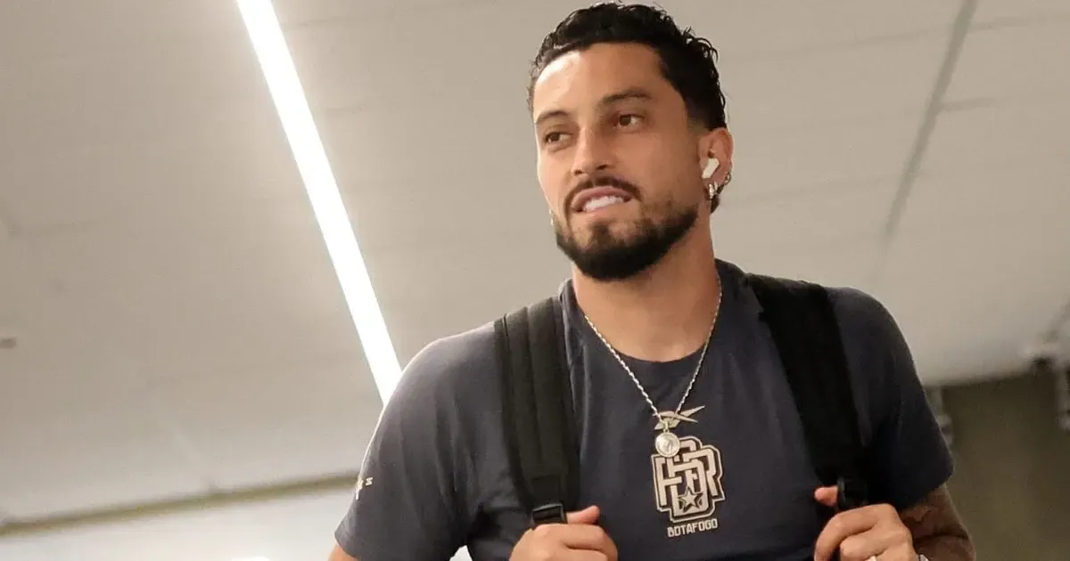 Botafogo: renovação de Alex Telles começa em agosto