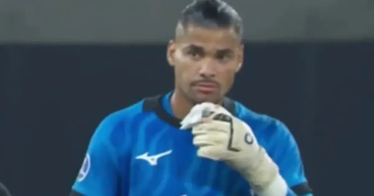Por corte no queixo, Warleson deve se somar a Arthur Cabral como desfalque em Botafogo x Athletico-PR