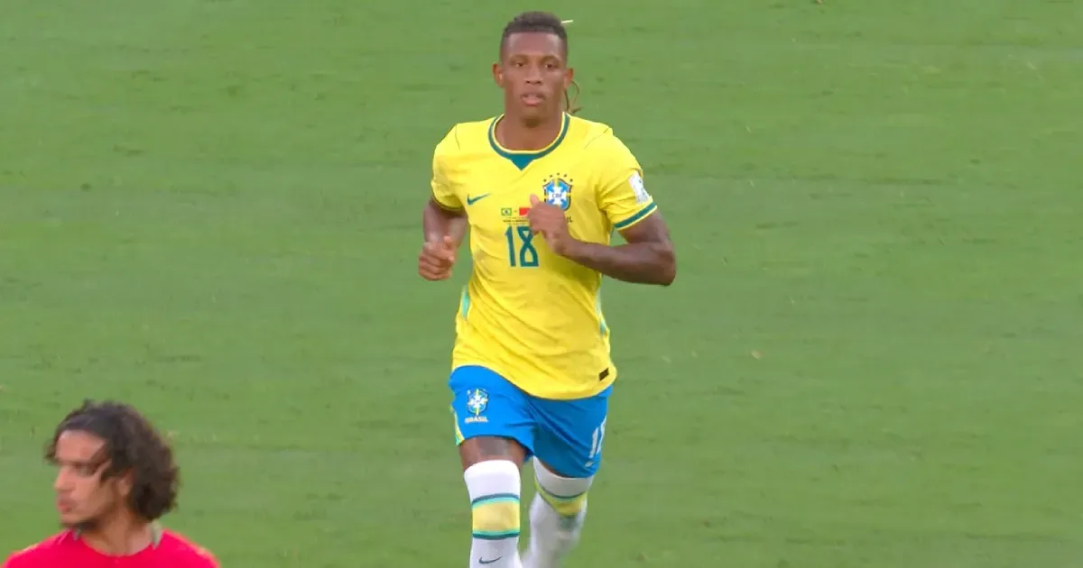 Danilo estreia na Copa do Mundo com empate