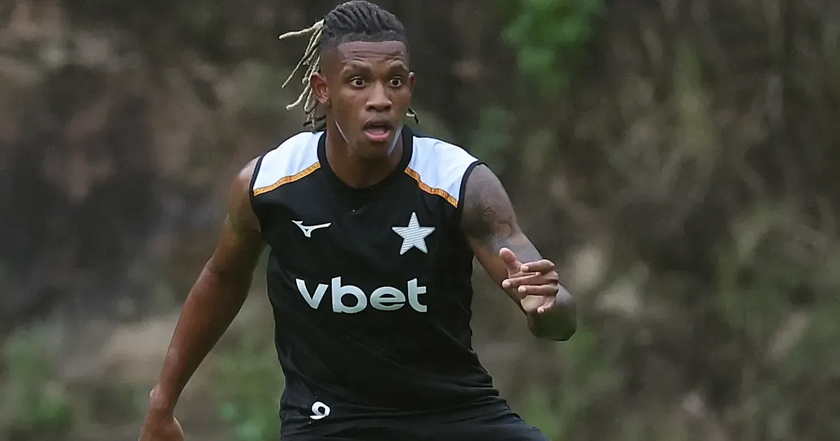 Danilo, do Botafogo? Newcastle tem volante dinamarquês como prioridade para repor saída de Bruno Guimarães