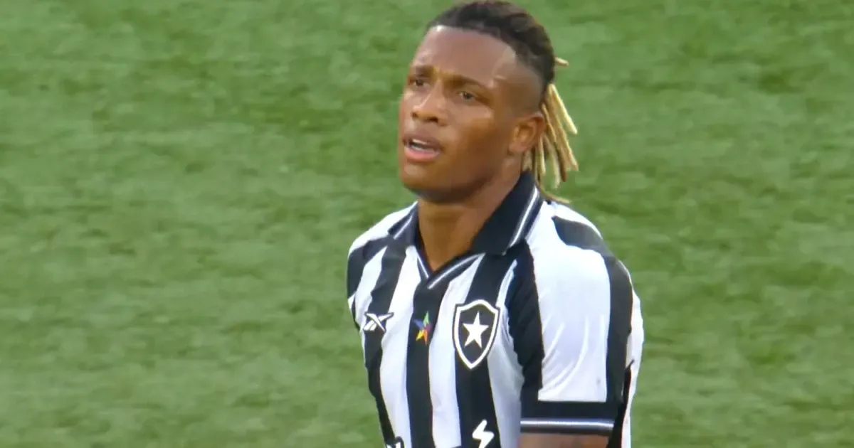 Danilo se irrita com tentativa do Botafogo de envolvê-lo em troca com Zenit por Luiz Henrique, diz site