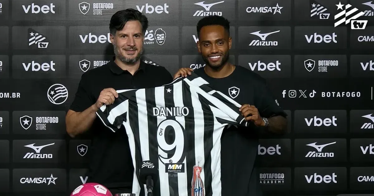 Danilo Pereira é apresentado pelo Botafogo