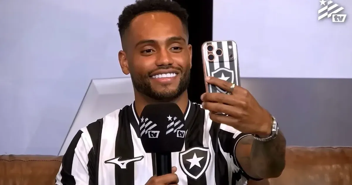 Danilo Pereira explica escolha pela 9 e não pede a 99 em respeito a Igor Jesus: ‘Por tudo que ele fez aqui no Botafogo’