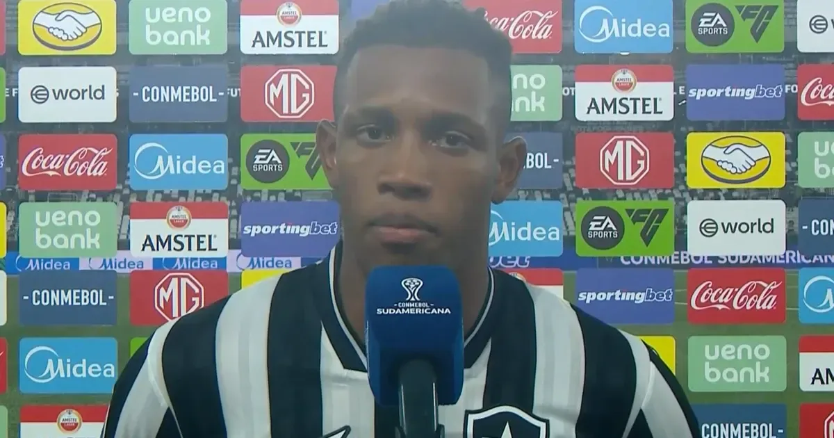 Danilo dá razão às vaias da torcida após eliminação do Botafogo e reconhece que está devendo: ‘Sei que não estou numa boa fase’