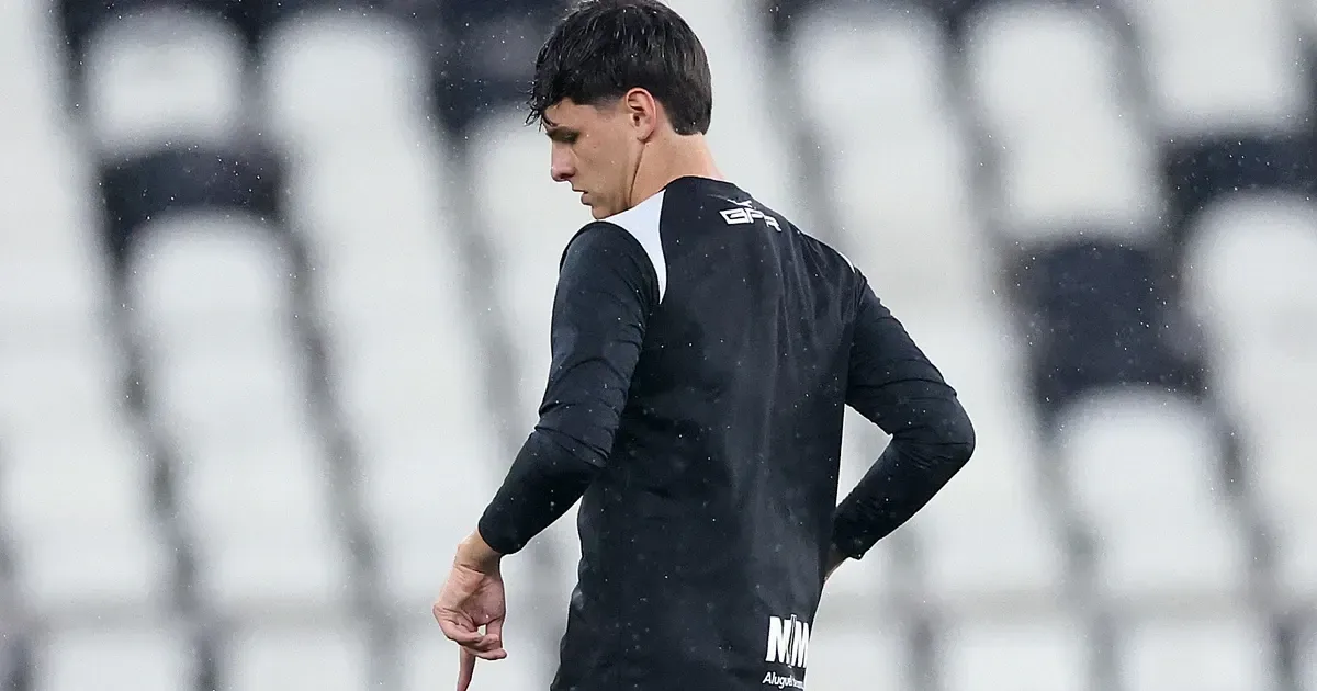 Montoro teve entorse no tornozelo e pode voltar ao Botafogo contra o Coritiba