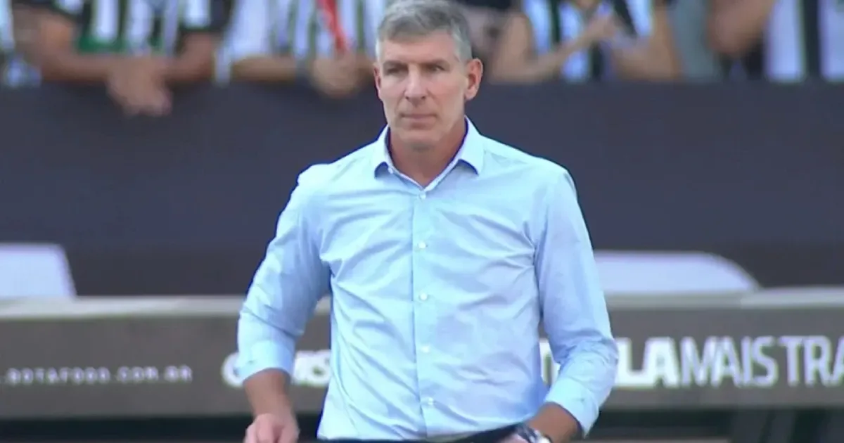 Desistiu de Franclim Carvalho? Vasco está perto de fechar com Martín Palermo, diz TV