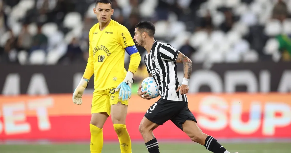 Por dívidas com MLS e recuperação judicial, saída de Santi Rodríguez do Botafogo trava