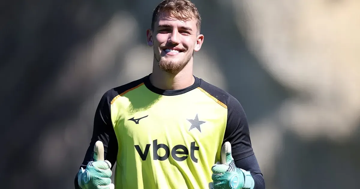 Escalação: com dores, Arthur Cabral desfalca Botafogo contra Santos; Léo Linck deve ser o goleiro