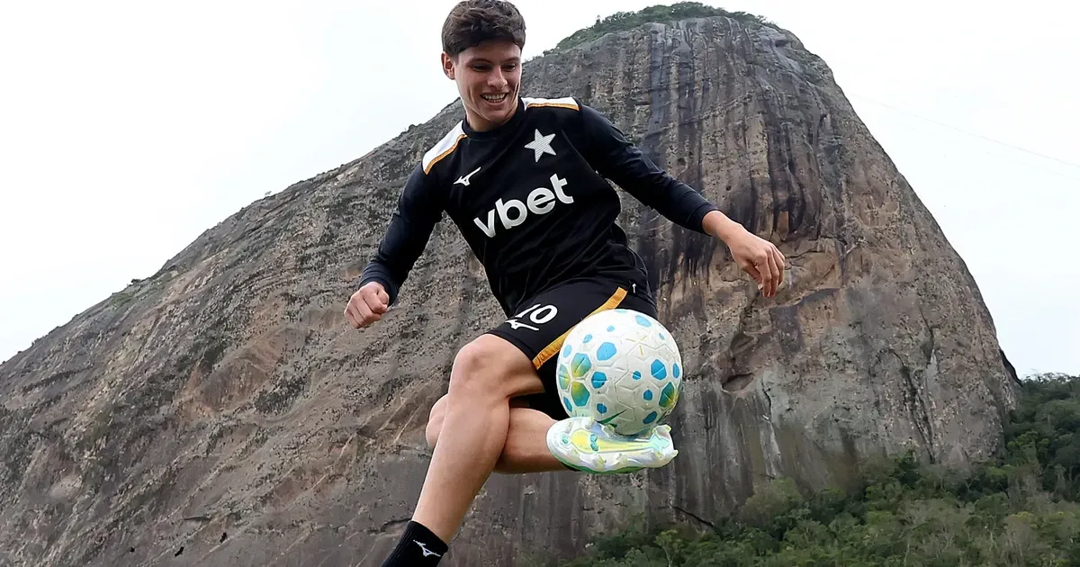 Especialista põe Montoro, do Botafogo, como potencial substituto de Messi na Argentina: ‘Há algo diferente ali’