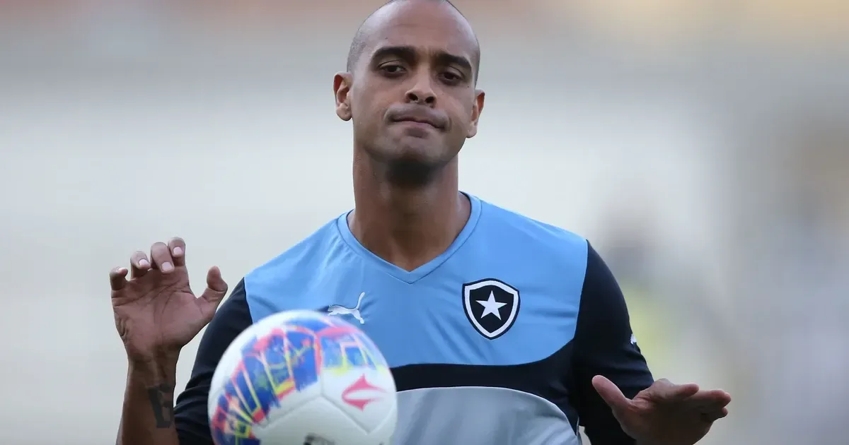 Ex-atacante do Botafogo, Tássio morre em tragédia em ventania no Rio de Janeiro