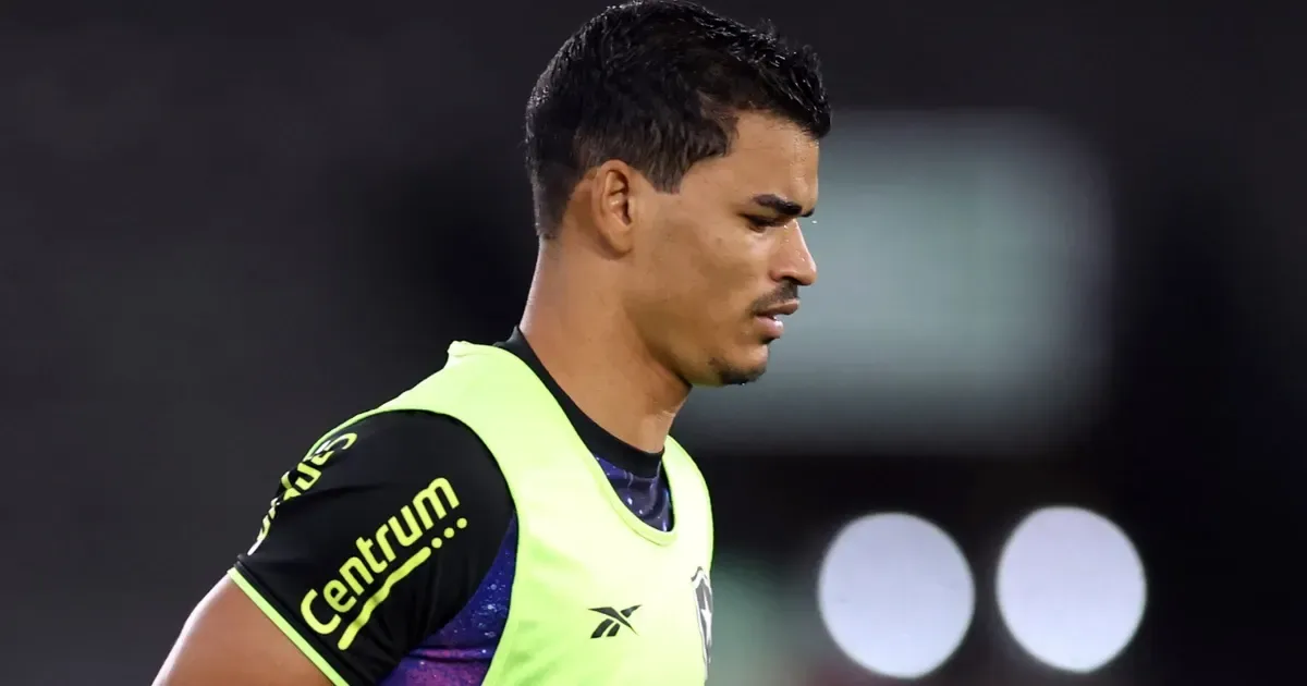Ex-Botafogo, Danilo Barbosa desperta interesse do Vasco para jogar como zagueiro