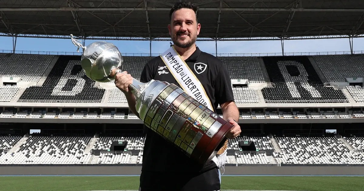 Raphael Rezende é contratado pelo Santa Cruz