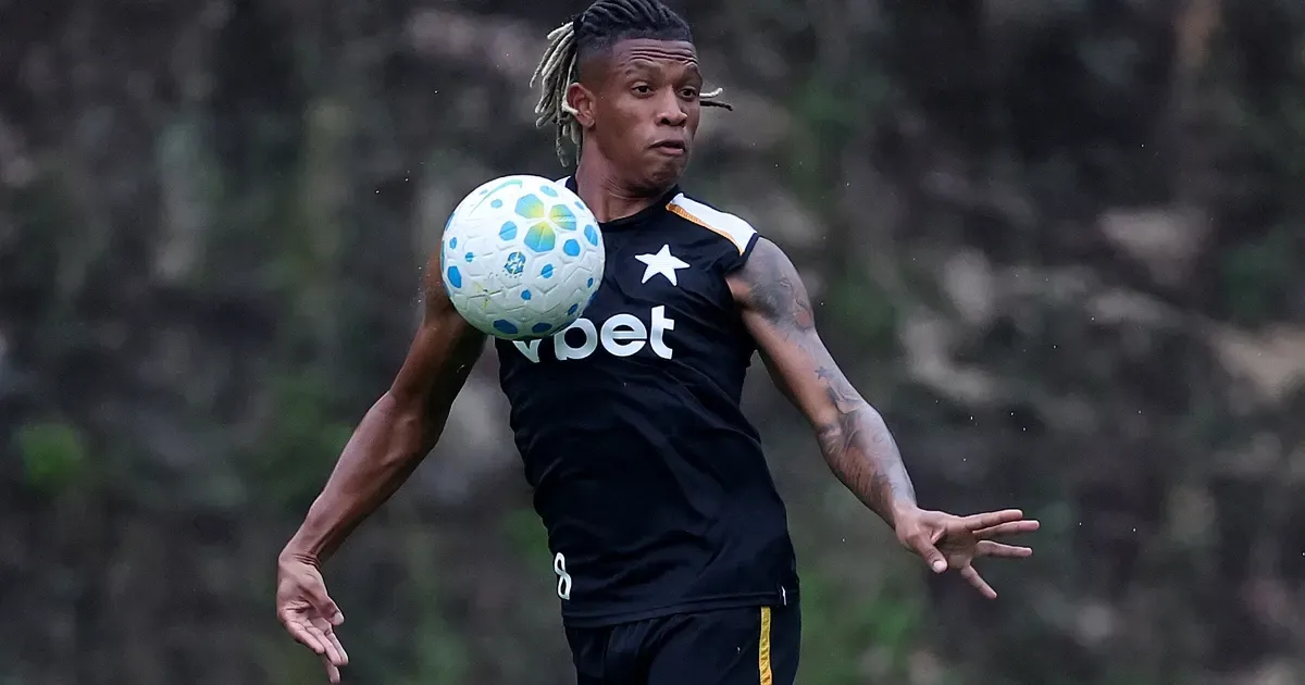 Danilo não é prioridade do Manchester United