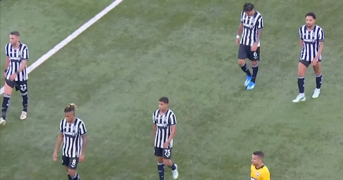 Botafogo perde para Vasco e luta contra rebaixamento