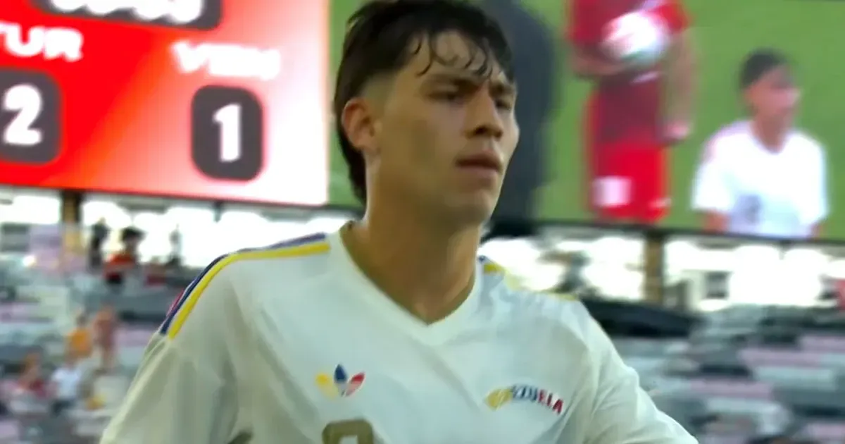 Ferraresi titular na derrota da Venezuela