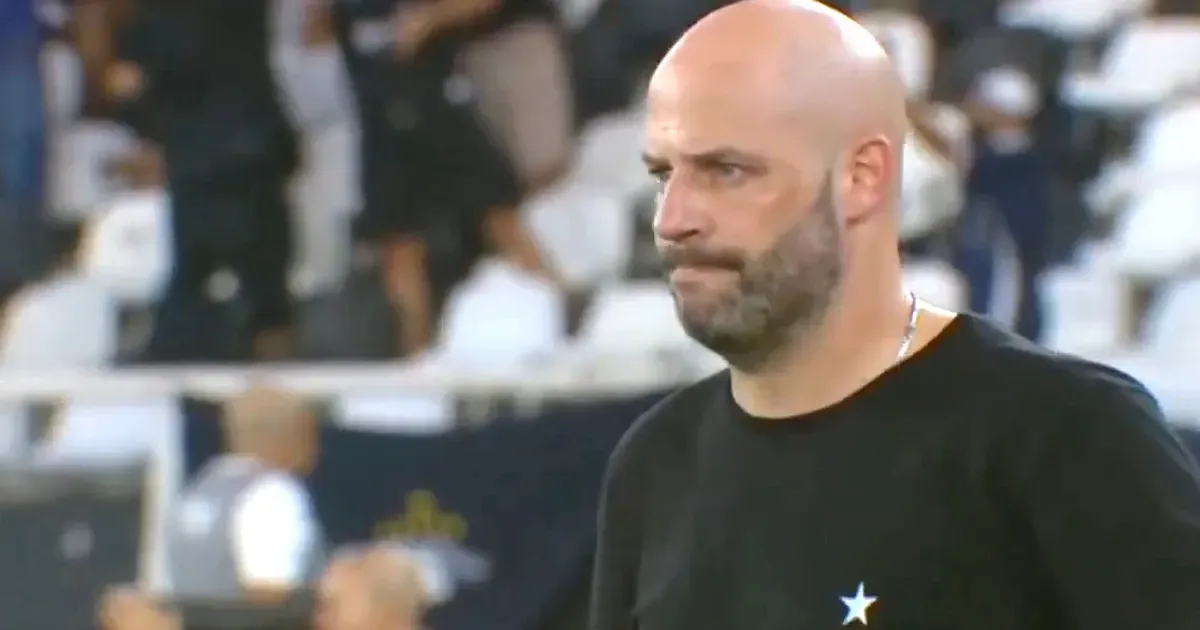 Franclim Carvalho ainda está reticente e pensativo sobre trocar Botafogo pelo Vasco, diz jornalista