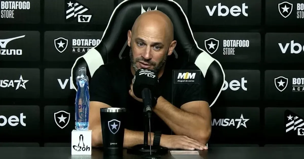 Franclim destaca jovens da base após Botafogo 2 x 1 Santos: “Estamos a ver uma estrela a brilhar”
