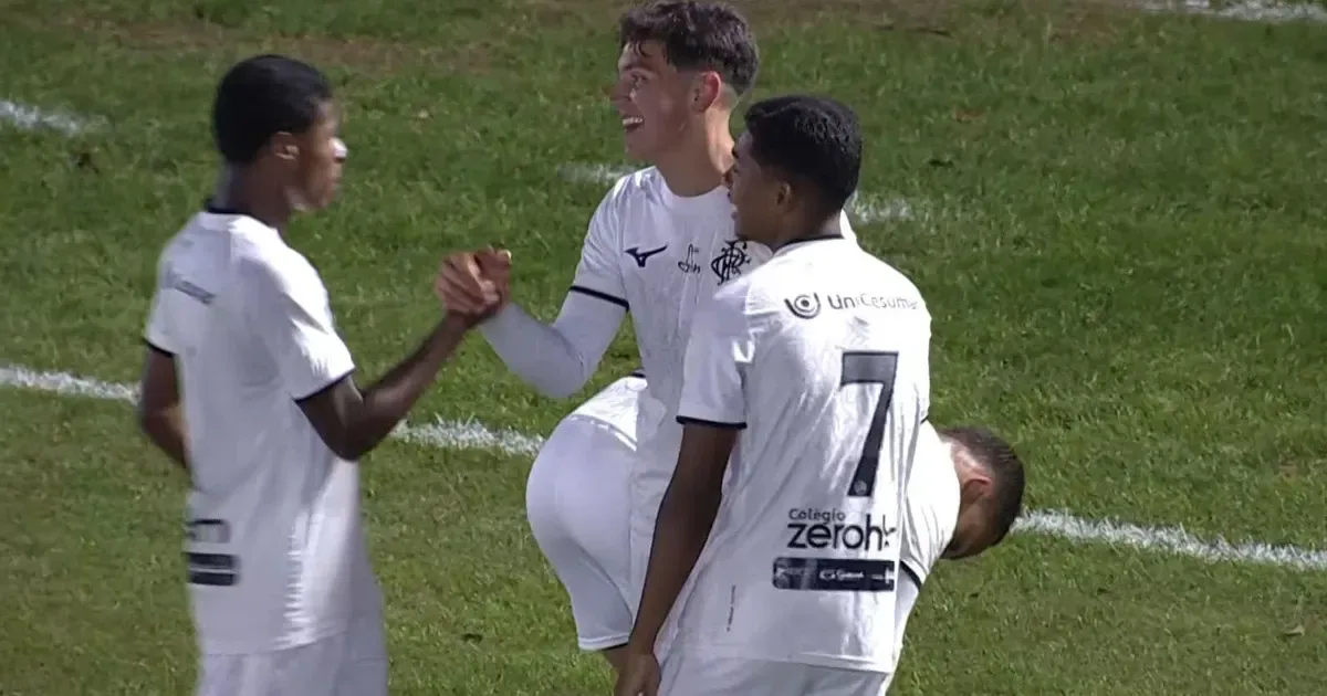Em noite de golaços, Botafogo vence Grêmio no Sul e cola no G-8 do Brasileiro Sub-17