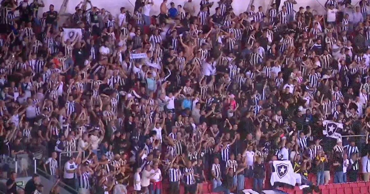 Botafogo enfrenta Internacional no Beira-Rio