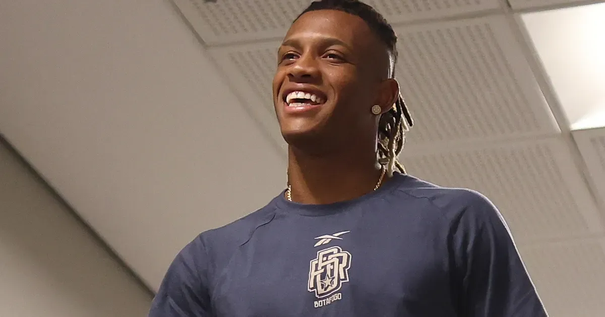 Danilo tem futuro indefinido no Botafogo