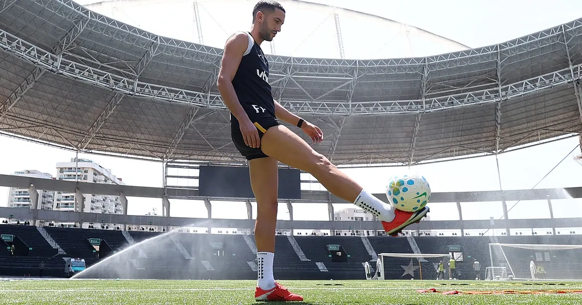 Ziyech impressiona nos primeiros treinos com Tite no Botafogo, diz jornalista